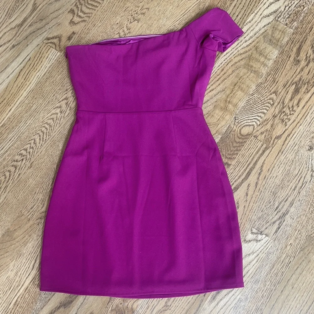 Lovers and Friends one shoulder fuchsia dress, size XS, perfect condition - Picture 2 of 2